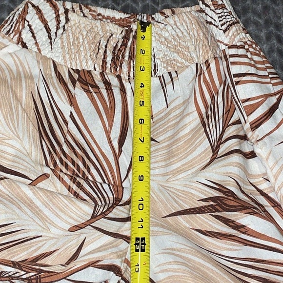 Tahari Linen Blend Palm Print Pants Womens Size Large.  Brown/Cream. Wide Leg. - Picture 5 of 9